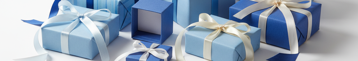 mehrere kleine geschenke im farbton blau